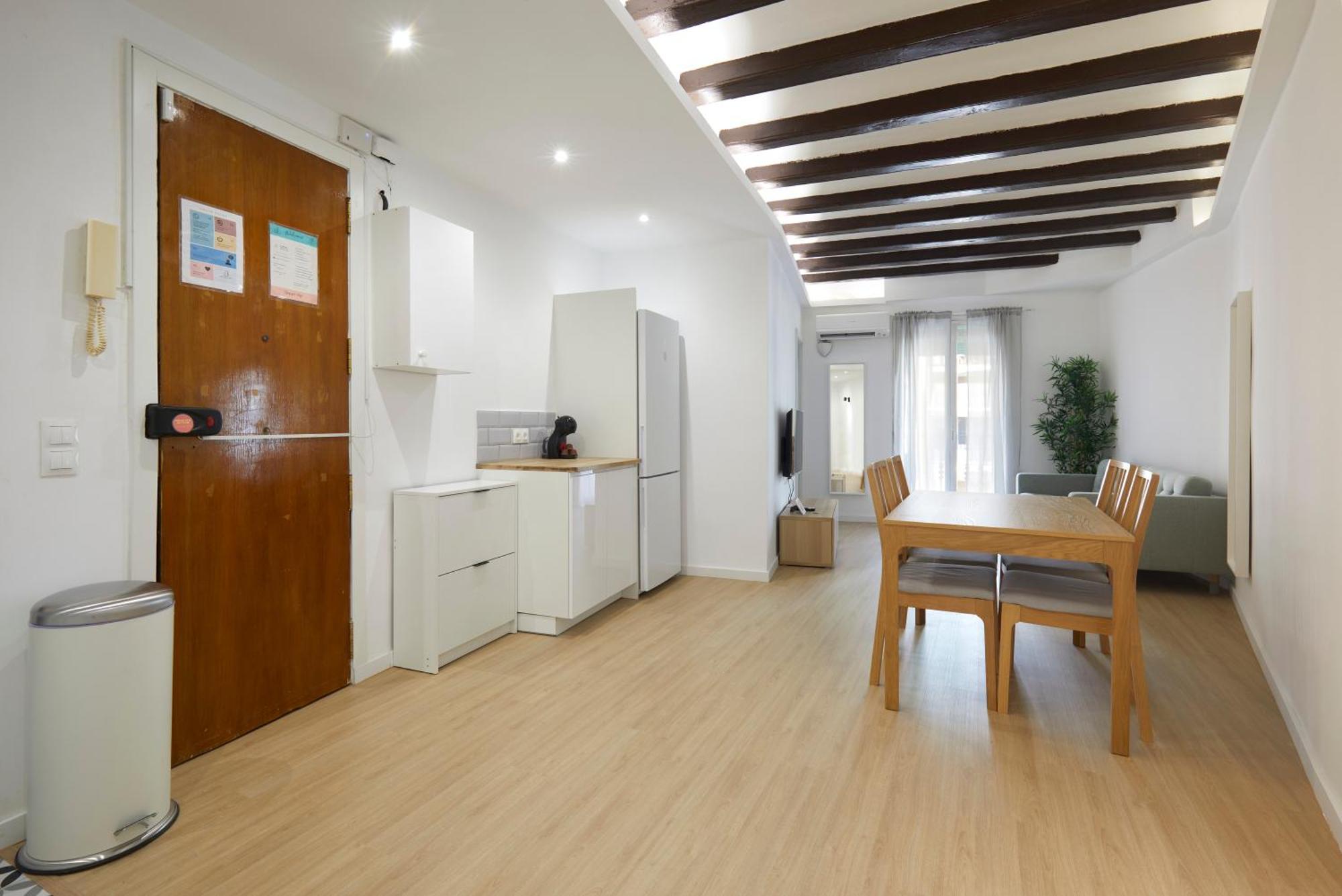 17 Nice Apartment Next To El Molino Барселона Экстерьер фото