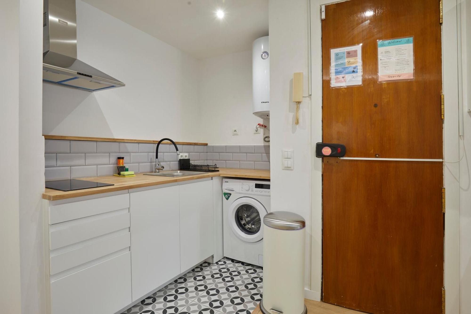 17 Nice Apartment Next To El Molino Барселона Экстерьер фото