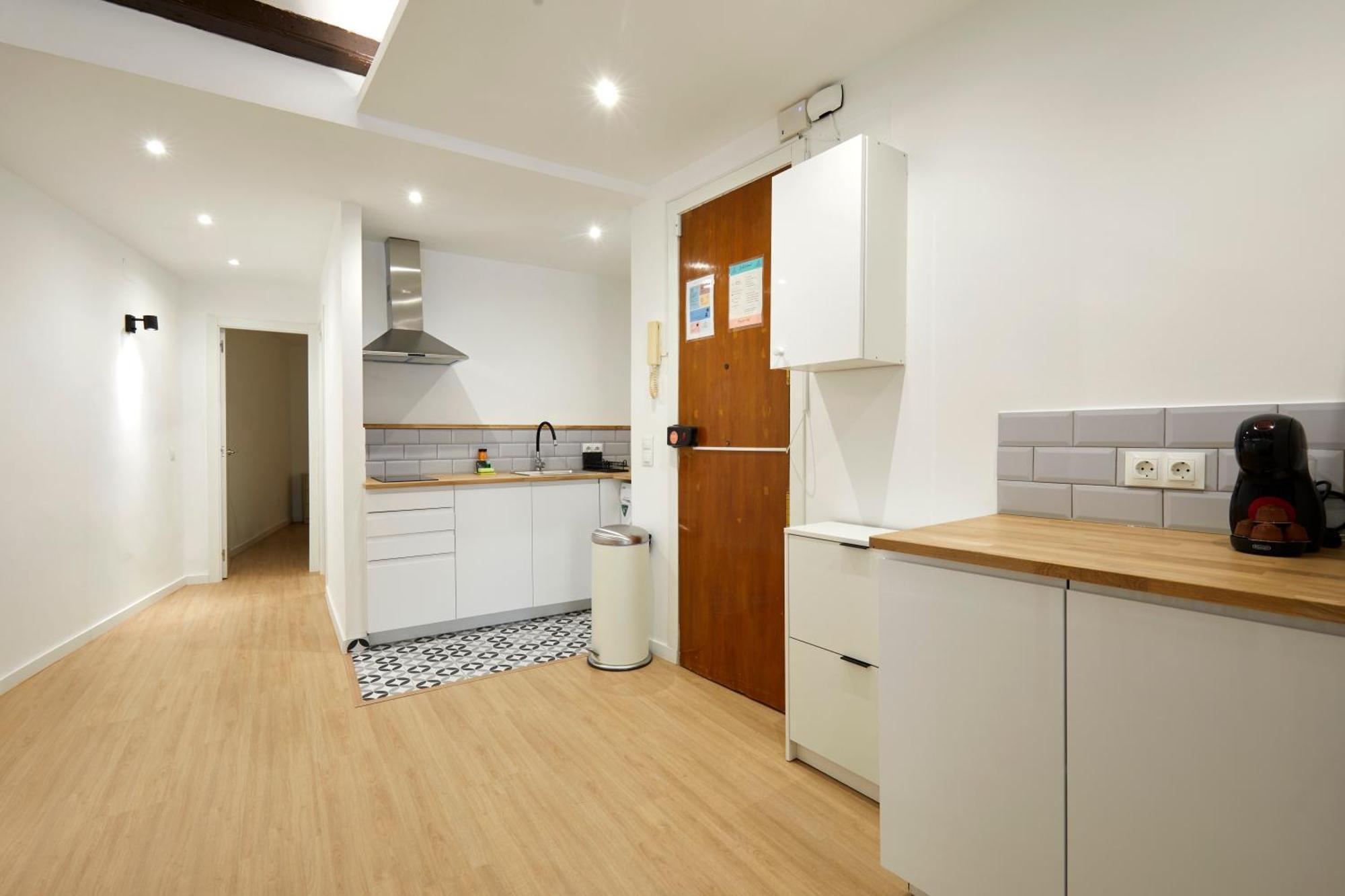 17 Nice Apartment Next To El Molino Барселона Экстерьер фото